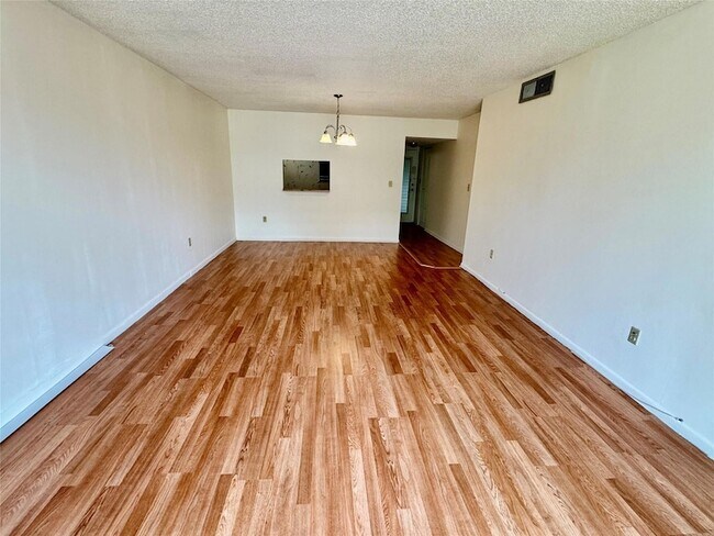 Building Photo - 1810 N Lauderdale Ave
