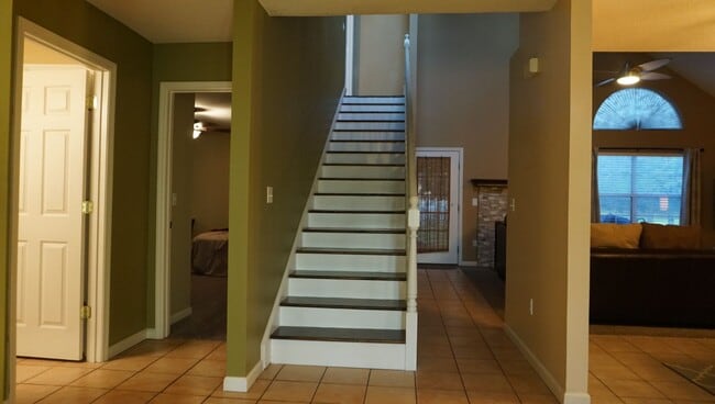 Building Photo - Beautiful home off Knights Academy