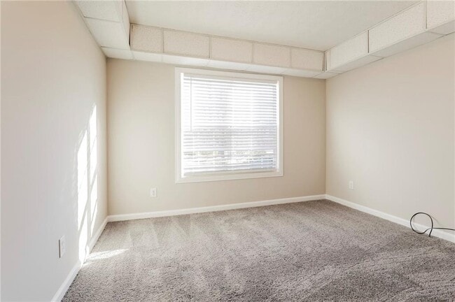 Building Photo - 535 Saddle Ridge Dr