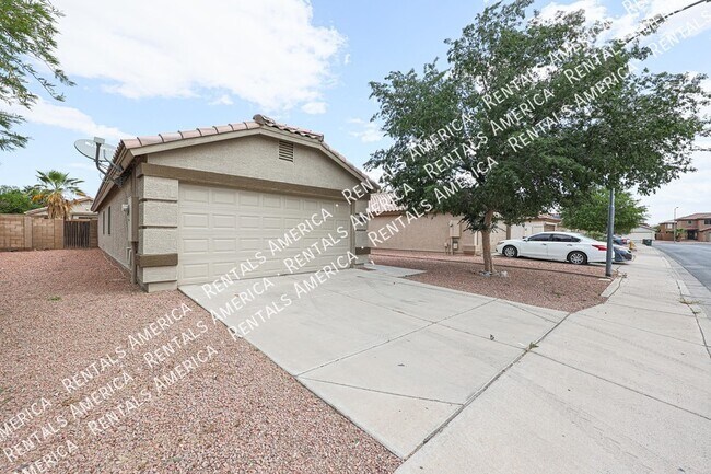 Primary Photo - 12122 W Bloomfield Rd