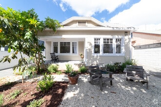 Building Photo - 321 Heliotrope Dr