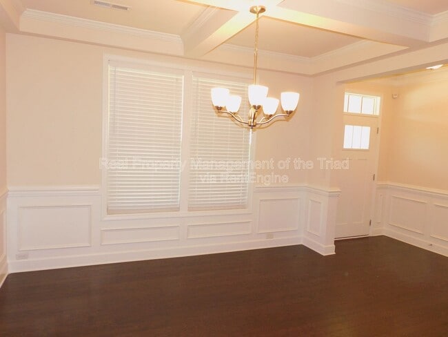 Building Photo - 1427 Sawyer Ave