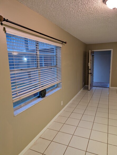 Building Photo - 839 Normandy R