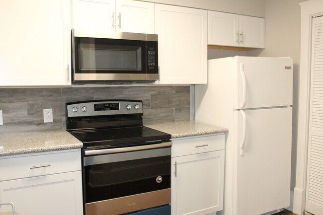 Building Photo - 540 Southtrail Dr