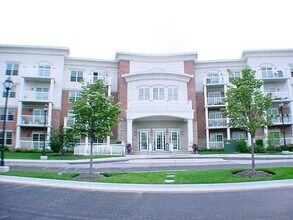 Building Photo - 601 W Rand Rd