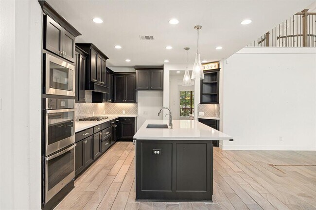 Building Photo - 28946 Parker Ridge Dr