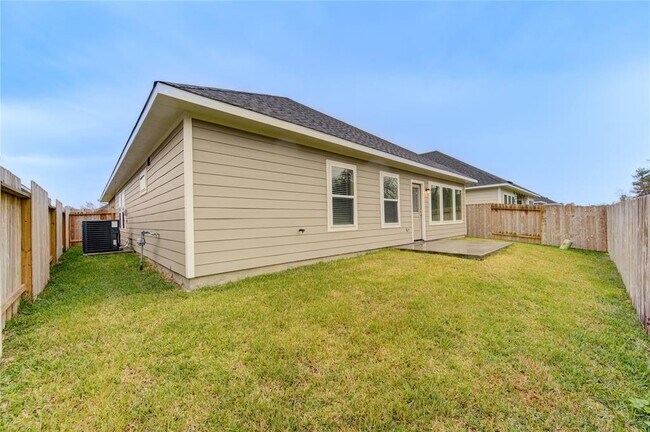 Building Photo - 3939 Sugardale St