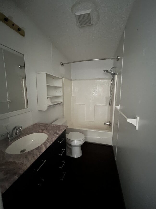 Building Photo - 605 Jess Hord Rd