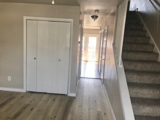 Building Photo - Pheasant Glen Town House #32