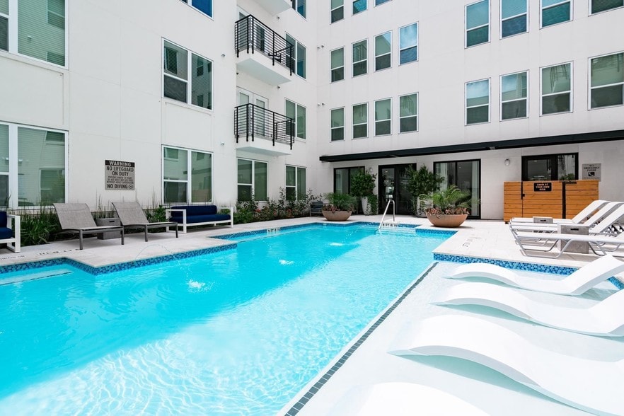 Marina Bend At Clear Creek 371 W Main St & N Wesley Dr League City TX