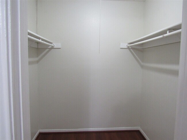 Building Photo - 15543 Weldon Dr