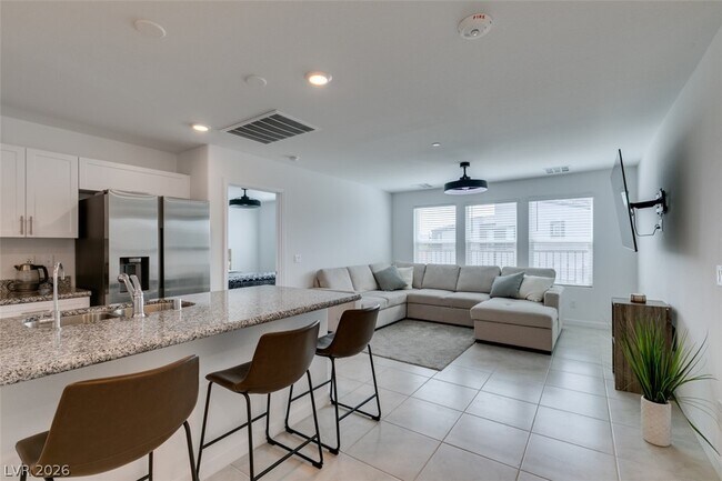 Building Photo - 639 Morbucks Ln