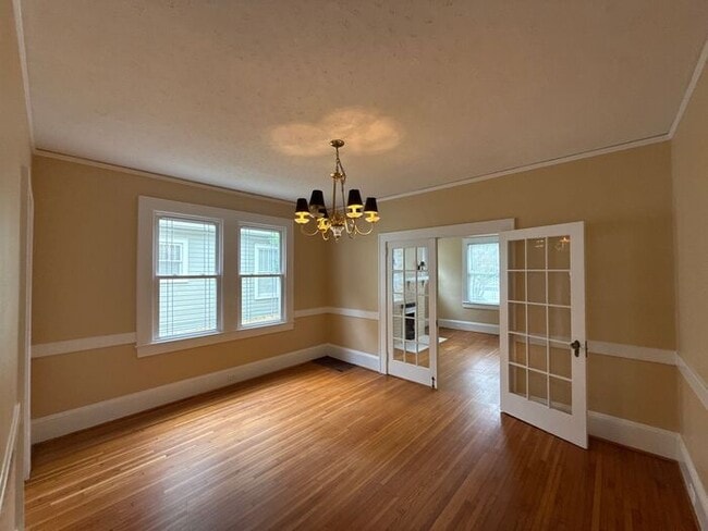 Building Photo - Elizabeth - T.R. Lawing Realty, Inc