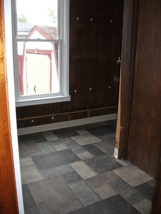 Building Photo - 316 Highland Ave