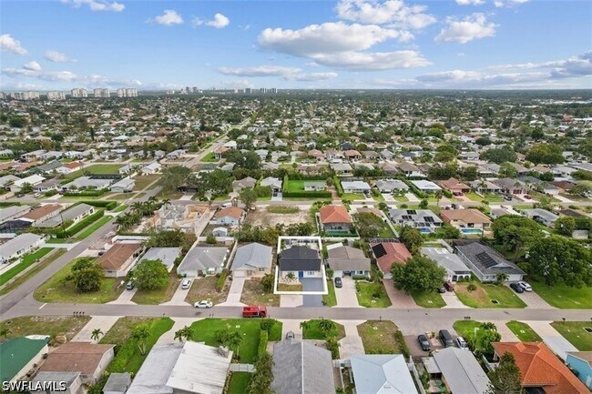 Building Photo - 717 95th Ave N