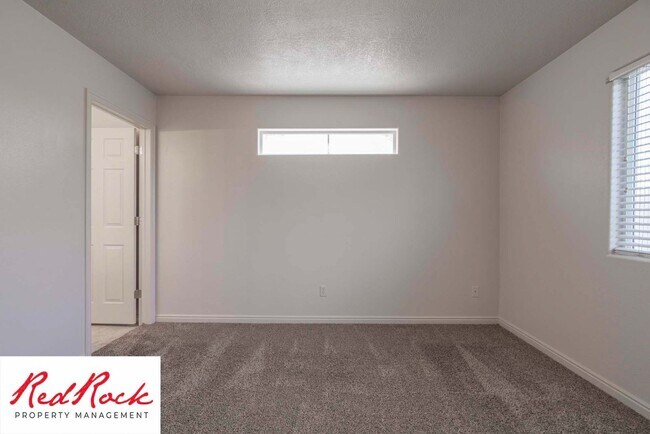 Building Photo - 3 Bed 2 Bath, 2 Car Garage with a Fully Fe...