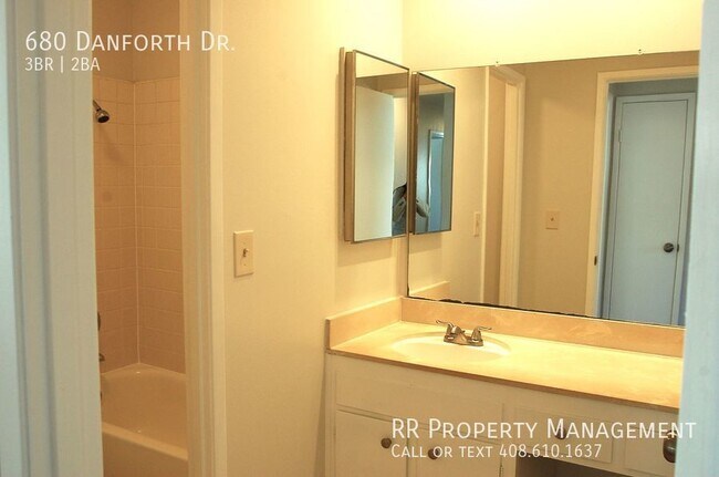 Building Photo - Well Maintained Sunnyvale Duplex!