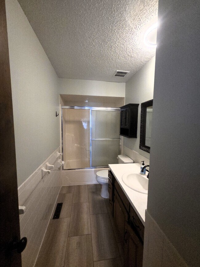 Building Photo - 3345 S Jefferson Ave