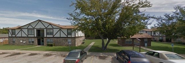 Primary Photo - Pecan Tree Square