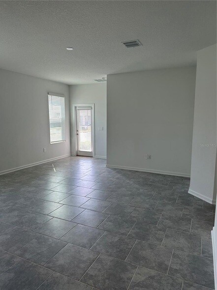 Building Photo - 2525 Relaxing Ln