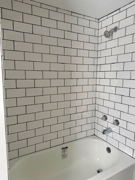 Building Photo - 26 N Nichols St