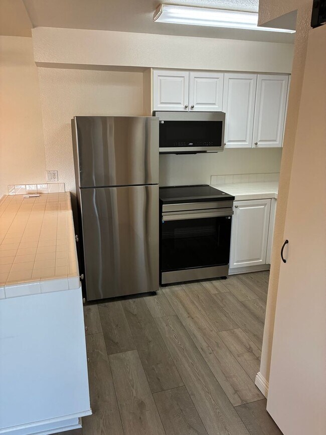 Building Photo - Quiet 2 Bedroom 2 Bathroom Minutes From SDSU