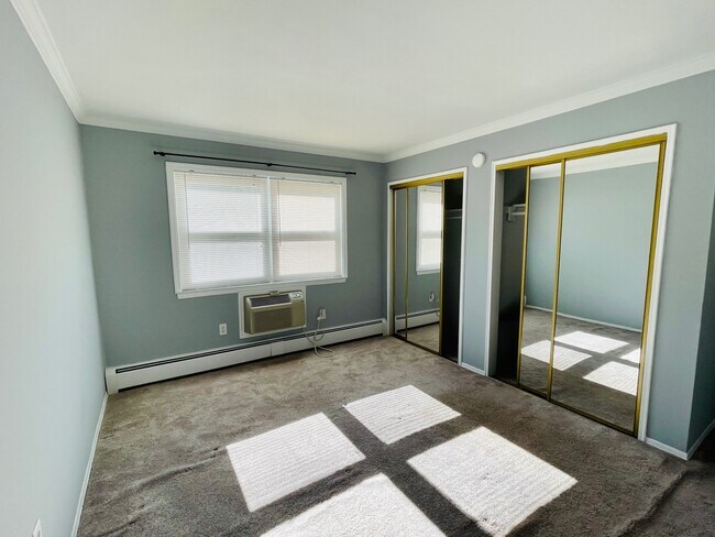 Building Photo - 250 Beechwood Ave