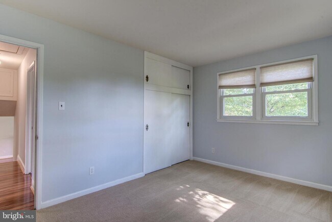 Building Photo - 8120 Drayton Ln