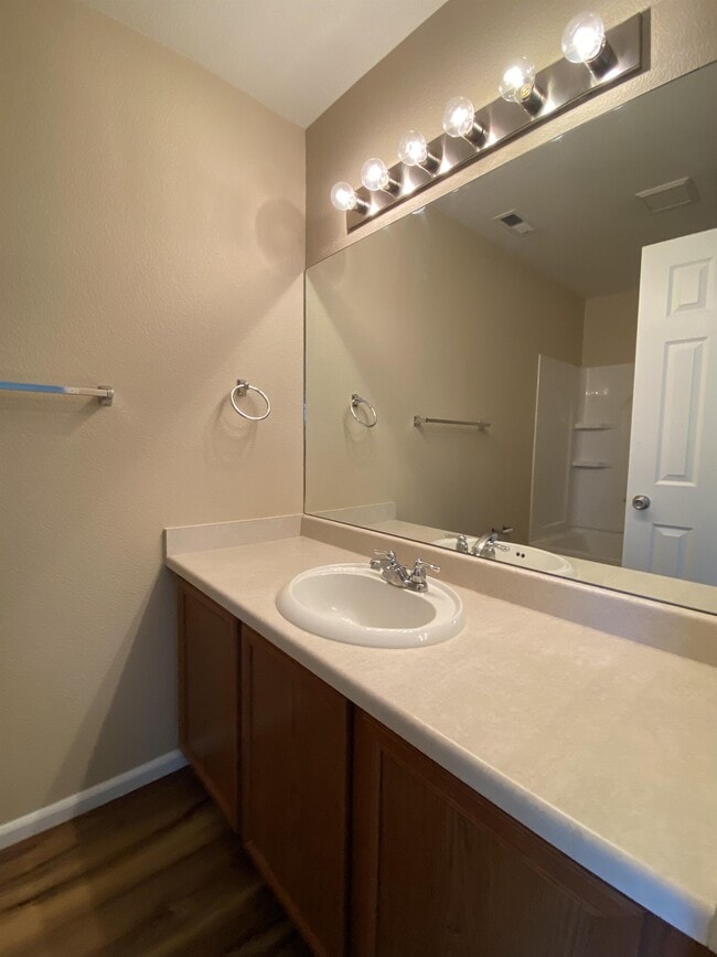 Building Photo - 7884 Sandy Springs Point