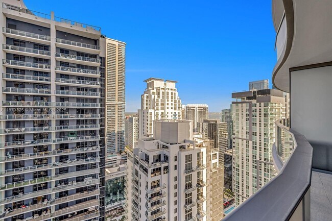 Building Photo - 1000 Brickell Plaza