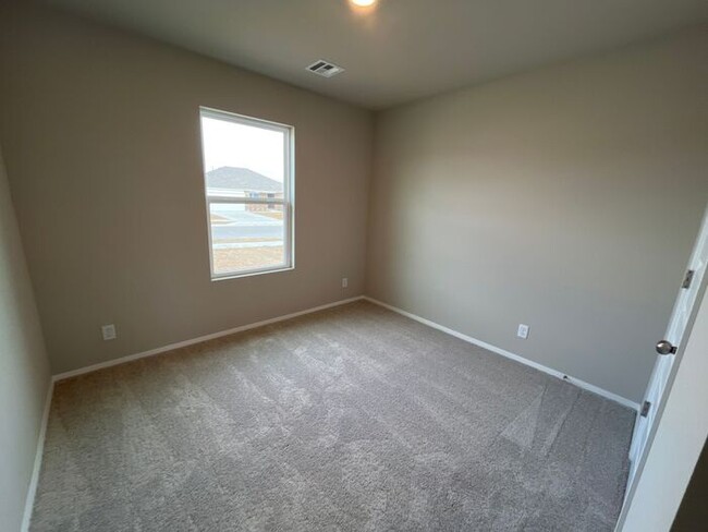 Building Photo - *Pre-leasing* Three Bedroom | Two Bath Hom...