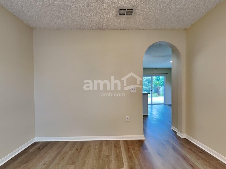 Building Photo - 1848 Saga Ct