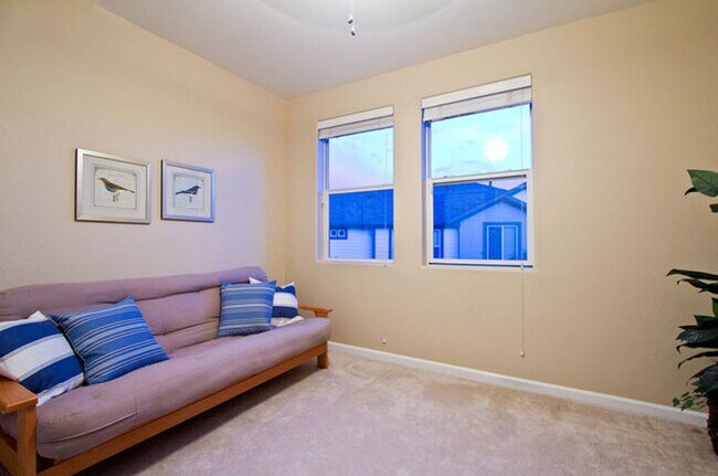 Building Photo - 2845 Willow Tree Ln