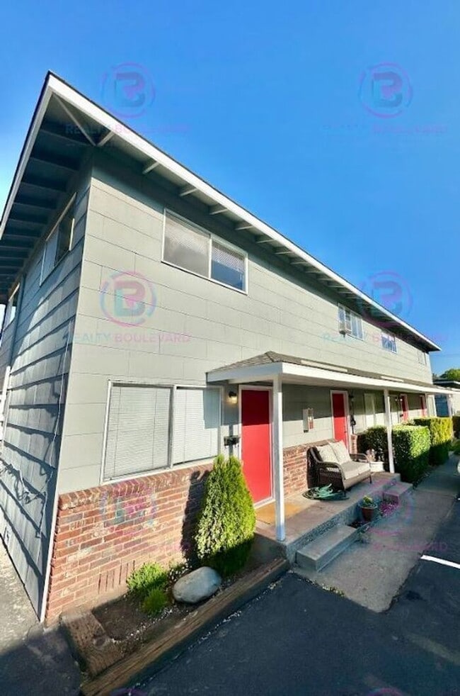Building Photo - Delightful One-Bedroom + Office Near Idlew...