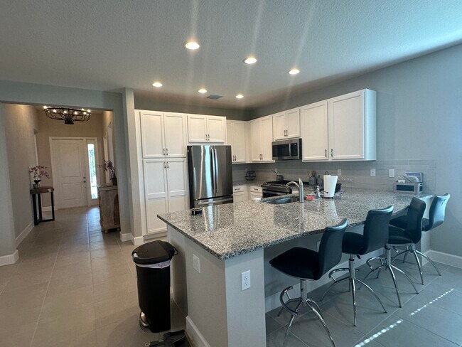 Building Photo - 11583 SW Oceanfront Ct
