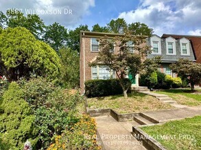 Building Photo - Gorgeous End Unit in Fairfax City!