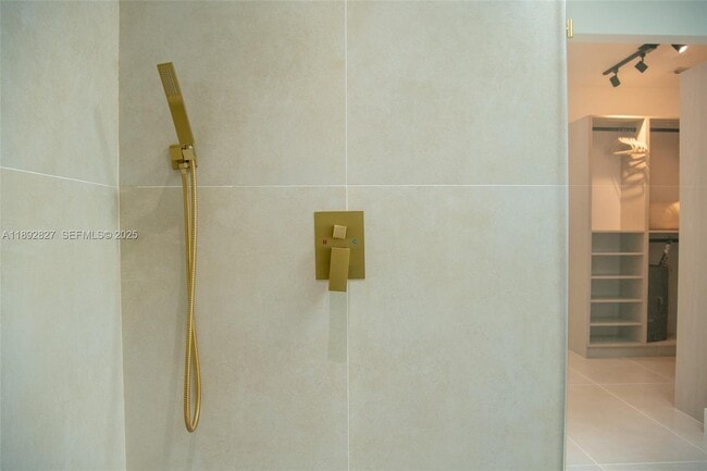 Building Photo - 1010 Joyce Ct