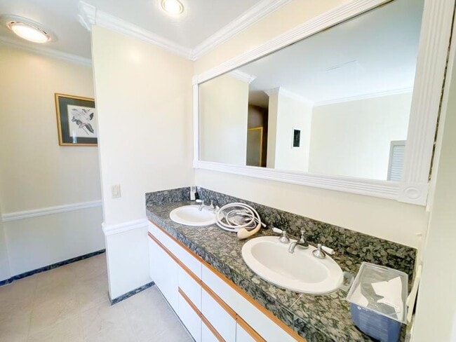 Building Photo - 123D Maunalua Ave