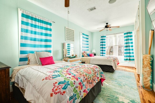 Building Photo - 4123 Avenue Q