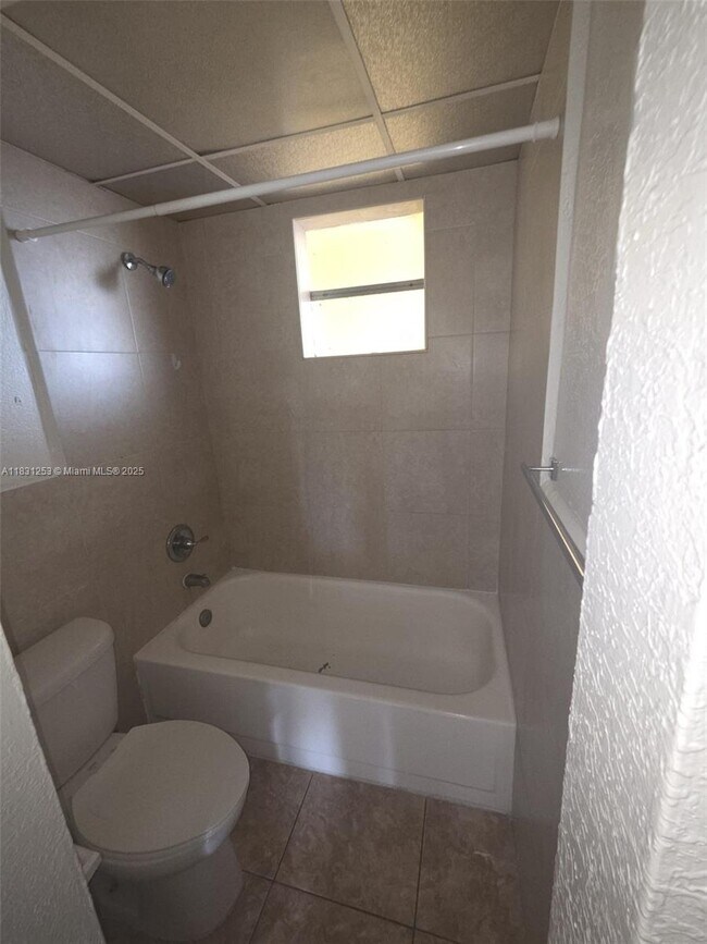 Building Photo - 575 W 69th St