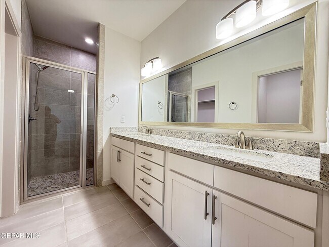 Building Photo - 7792 Enchanted Pk Dr