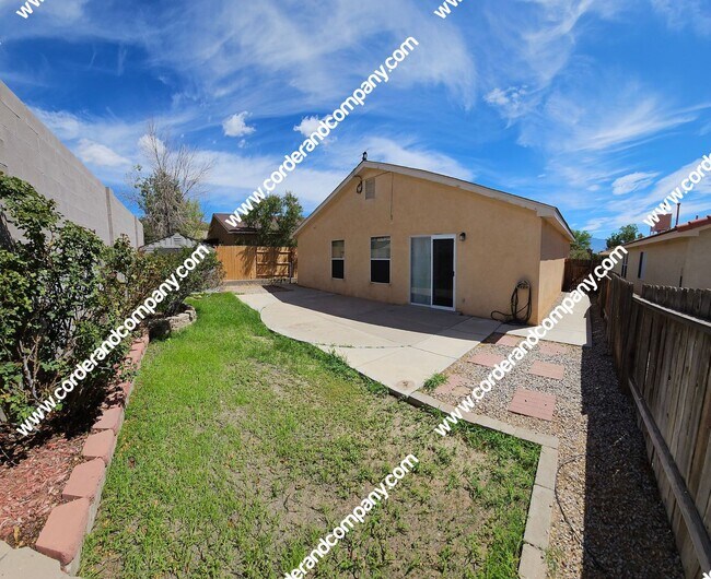 Building Photo - COMING SOON! Nice 3 Bedroom, 1.5 Bathroom, 2 Car Garage and 1,070 Sq Ft. Home.