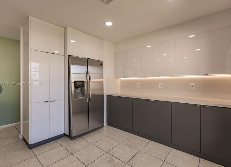 Primary Photo - 2235 SE 6th Ct