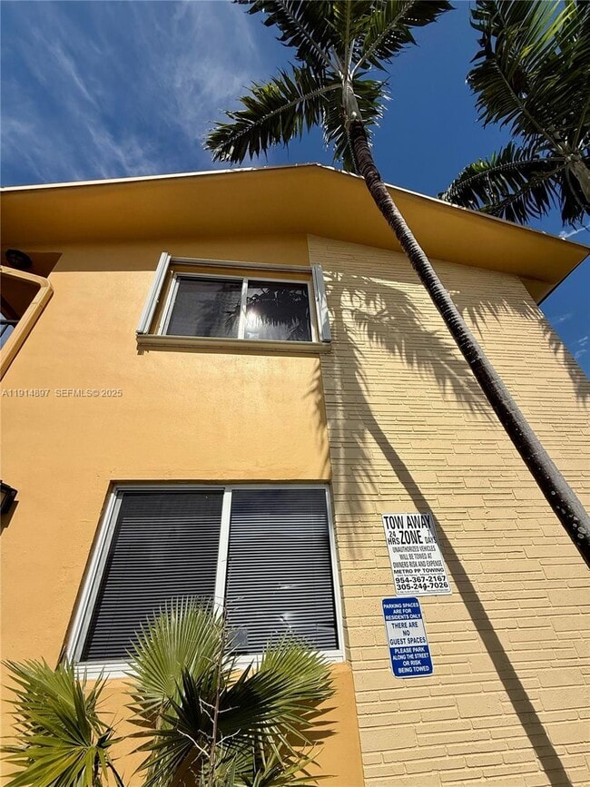 Building Photo - 1733 Mayo St