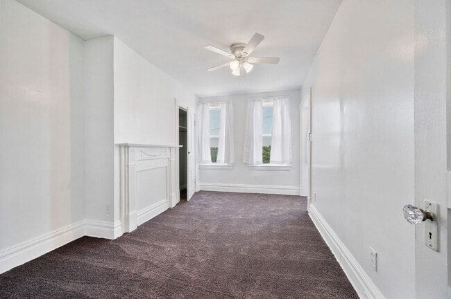 Building Photo - Newly Renovated 2 Bedroom Home With Bonus ...