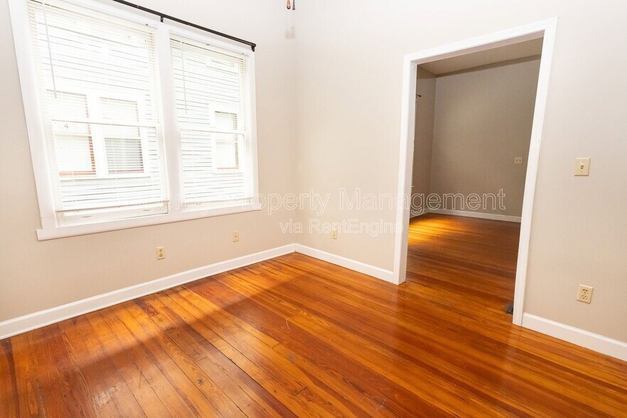 Building Photo - 318 Tremont St