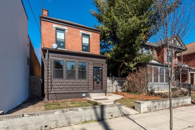 Building Photo - 374 E Whittier St