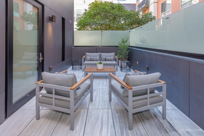 Building Photo - 17 Guy Pl