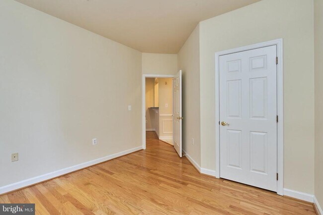 Building Photo - 1321 N Adams Ct