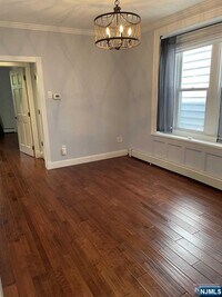Building Photo - 148 Nesbit St